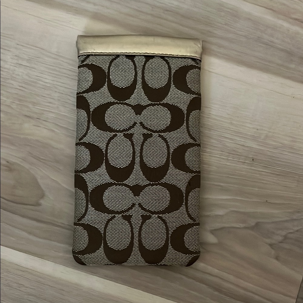 Coach Brown and Cream Signature Pouch - Picture 2 of 3